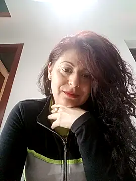 Snapshot of lunadicty chatting on 09-26-25, 11:33 lunadicty online show from 09-26-25, 11:33
