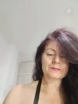 Snapshot of lunadicty chatting on 06-14-26, 12:29 lunadicty online show from 06-14-26, 12:29