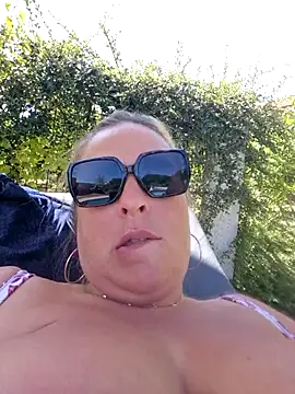 Snapshot of chupasexy chatting on 07-28-26, 01:21 chupasexy online show from 07-28-26, 01:21