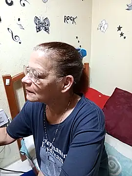 katrina perez online show from 10-29-25, 04:33