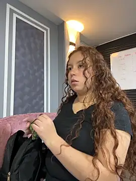 Snapshot of AmmberJones chatting on 11-19-25, 12:16 AmmberJones online show from 11-19-25, 12:16