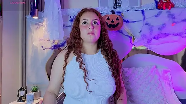 Snapshot of AmmberJones chatting on 10-27-25, 12:39 AmmberJones online show from 10-27-25, 12:39