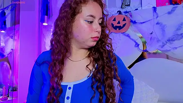 Snapshot of AmmberJones chatting on 10-28-25, 12:37 AmmberJones online show from 10-28-25, 12:37