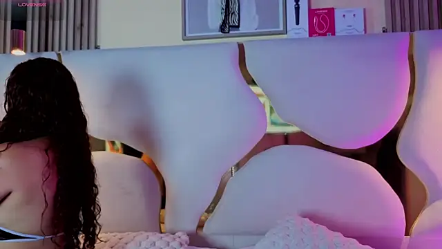 Snapshot of AmmberJones chatting on 12-04-25, 12:48 AmmberJones online show from 12-04-25, 12:48