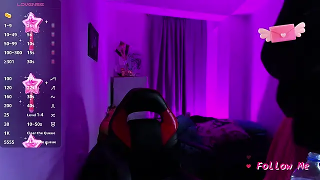 Snapshot of SkylerBennet chatting on 05-18-26, 04:01 SkylerBennet online show from 05-18-26, 04:01