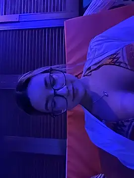 Snapshot of Pretty_roxxyy chatting on 02-04-26, 12:27 Pretty roxxyy online show from 02-04-26, 12:27