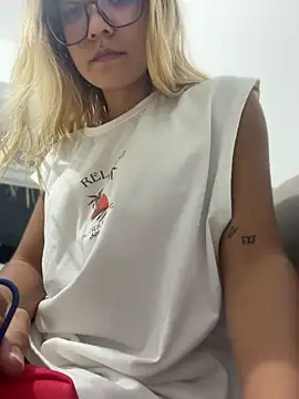 Pretty roxxyy online show from 06-30-26, 01:05