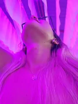 Pretty roxxyy online show from 04-07-26, 11:34