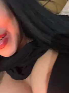 QueenLujaine online show from 04-12-26, 08:56