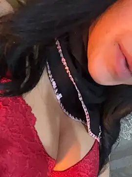 QueenLujaine online show from 03-29-26, 07:04