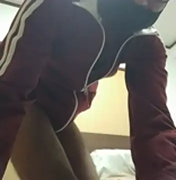 Snapshot of SunkLupus chatting on 02-18-26, 12:45 SunkLupus online show from 02-18-26, 12:45