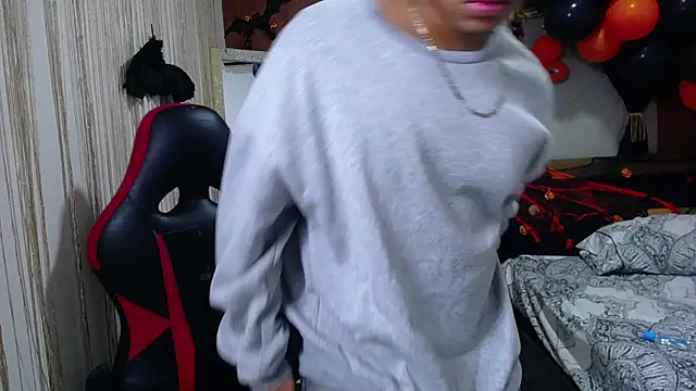 black king 241 online show from 10-27-25, 02:45