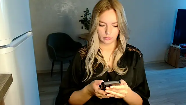 Eva   forever online show from 10-28-25, 03:07