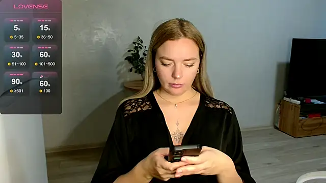 Eva   forever online show from 10-27-25, 01:06