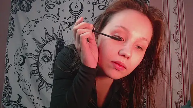 Thighswithspikes online show from 09-18-25, 08:06