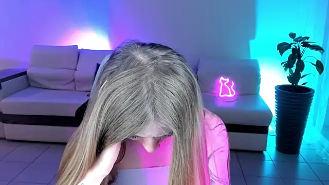 SweetMeeow online show from 12-15-25, 01:22