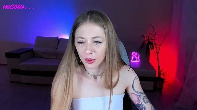 SweetMeeow online show from 11-17-25, 01:20