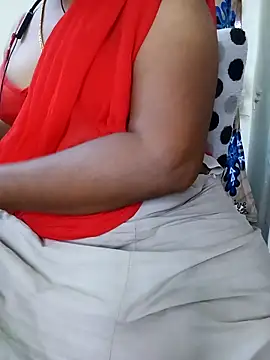 Snapshot of tamiltady chatting on 10-05-25, 09:00 tamiltady online show from 10-05-25, 09:00