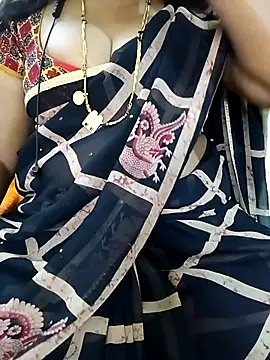 Snapshot of tamiltady chatting on 09-13-25, 04:51 tamiltady online show from 09-13-25, 04:51