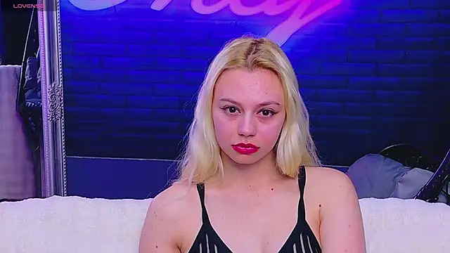 Snapshot of AlessiaCroft chatting on 05-06-26, 04:05 AlessiaCroft online show from 05-06-26, 04:05