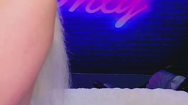 Snapshot of AlessiaCroft chatting on 06-10-26, 04:03 AlessiaCroft online show from 06-10-26, 04:03