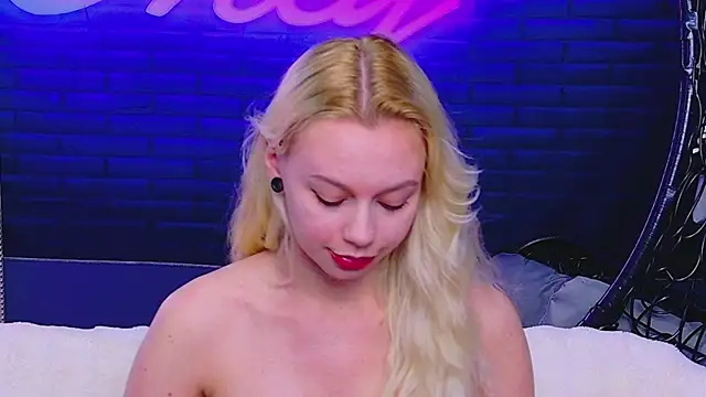 Snapshot of AlessiaCroft chatting on 05-04-26, 04:16 AlessiaCroft online show from 05-04-26, 04:16