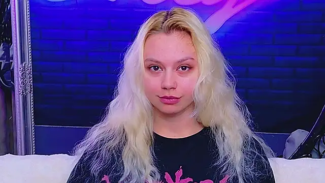 Snapshot of AlessiaCroft chatting on 05-23-26, 04:00 AlessiaCroft online show from 05-23-26, 04:00