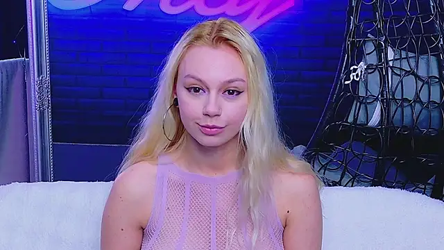 Snapshot of AlessiaCroft chatting on 04-24-26, 04:03 AlessiaCroft online show from 04-24-26, 04:03