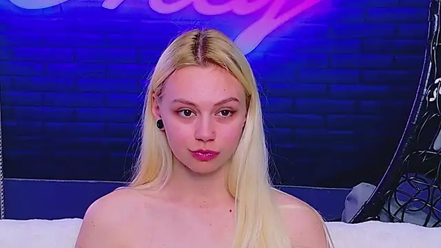 Snapshot of AlessiaCroft chatting on 05-22-26, 06:22 AlessiaCroft online show from 05-22-26, 06:22