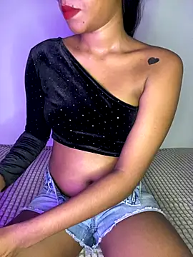 Snapshot of selena_mia chatting on 10-01-25, 04:55 selena mia online show from 10-01-25, 04:55