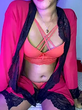 Snapshot of selena_mia chatting on 10-25-25, 05:35 selena mia online show from 10-25-25, 05:35