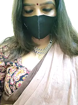 nivedha27 online show from 12-20-25, 04:32