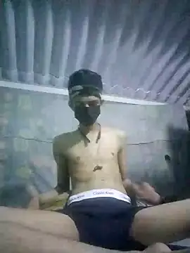 Snapshot of HannanKhan25 chatting on 10-31-25, 01:08 HannanKhan25 online show from 10-31-25, 01:08