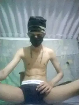 Snapshot of HannanKhan25 chatting on 02-20-26, 08:33 HannanKhan25 online show from 02-20-26, 08:33