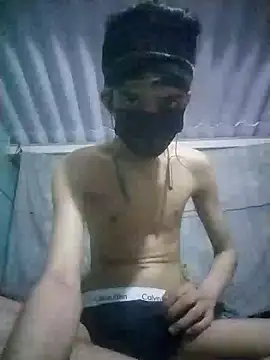 Snapshot of HannanKhan25 chatting on 11-23-25, 01:43 HannanKhan25 online show from 11-23-25, 01:43