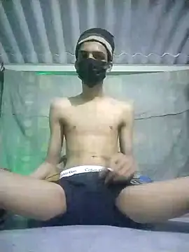 Snapshot of HannanKhan25 chatting on 10-17-25, 07:26 HannanKhan25 online show from 10-17-25, 07:26