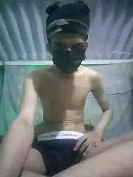 Snapshot of HannanKhan25 chatting on 11-22-25, 07:46 HannanKhan25 online show from 11-22-25, 07:46