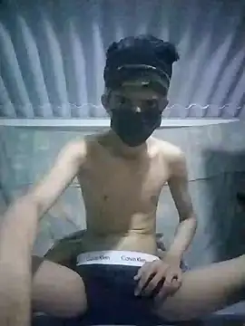 Snapshot of HannanKhan25 chatting on 11-11-25, 01:06 HannanKhan25 online show from 11-11-25, 01:06