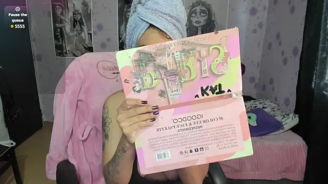 Snapshot of Medussa_katt chatting on 09-30-25, 06:14 Medussa katt online show from 09-30-25, 06:14