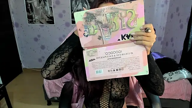 Medussa katt online show from 11-24-25, 07:14