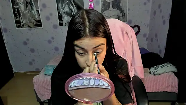 Medussa katt online show from 11-26-25, 10:21