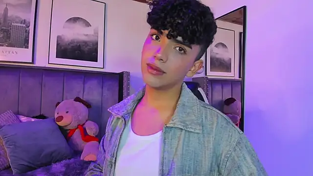 Niick Twink online show from 10-18-25, 09:06