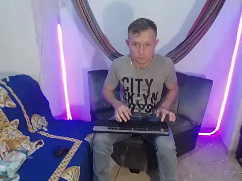 hot mann11 online show from 03-04-26, 12:18