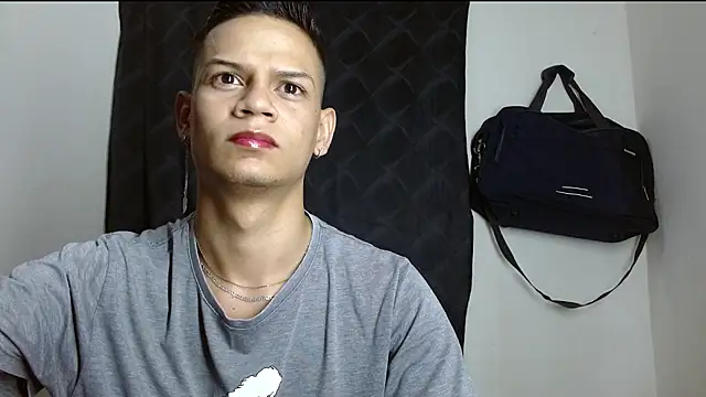 Snapshot of axce1_boy24 chatting on 10-15-25, 12:02 axce1 boy24 online show from 10-15-25, 12:02