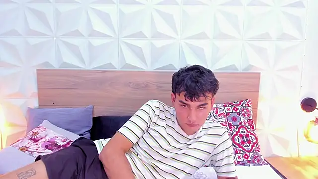 Nix Peach online show from 03-22-25, 01:19