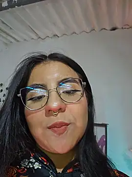 Maddy rosse12 online show from 12-17-25, 05:07