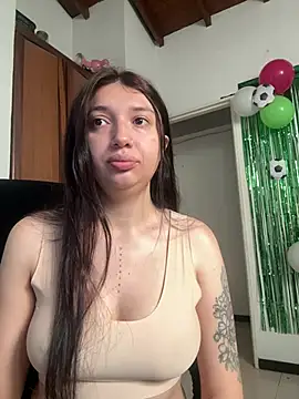Snapshot of Mia__Gray chatting on 06-11-26, 04:15 Mia Gray online show from 06-11-26, 04:15