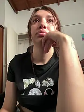 Snapshot of Mia__Gray chatting on 07-14-26, 04:24 Mia Gray online show from 07-14-26, 04:24