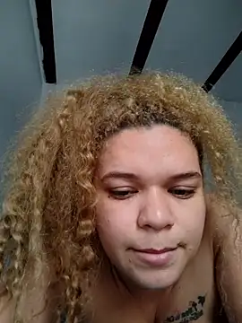 Snapshot of Monserratalexa chatting on 02-25-26, 04:18 Monserratalexa online show from 02-25-26, 04:18