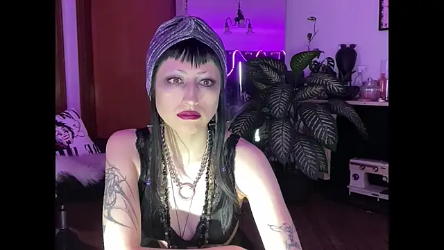 ELENA UMBRA online show from 11-29-25, 04:51